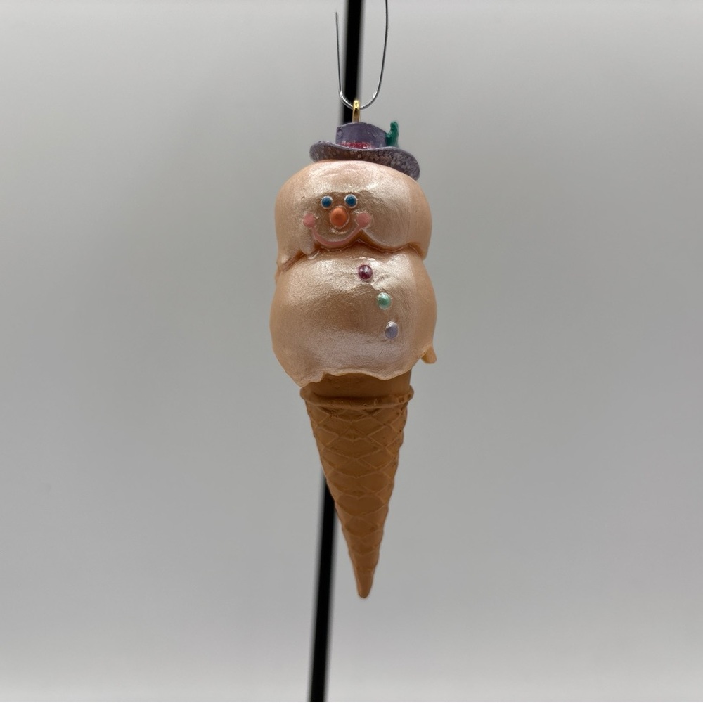 Hallmark Keepsake Dated 1991 Vintage Chilly Chap Handcrafted Ornament‎